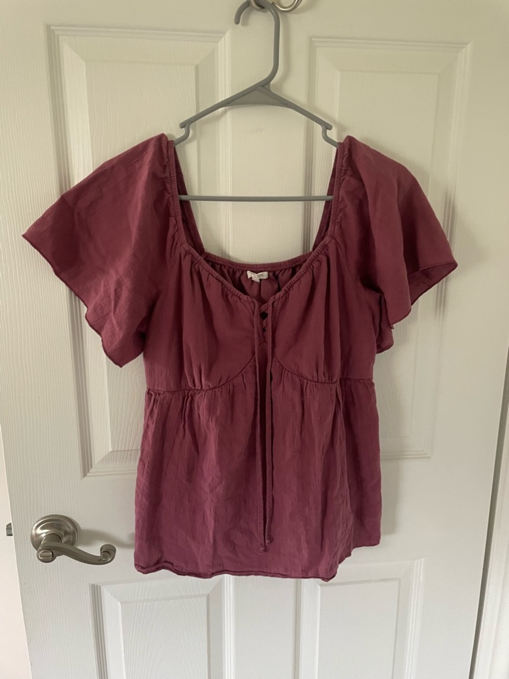 Maurices Women’s Scoop Neck Flutter Sleeve Top - Mauve